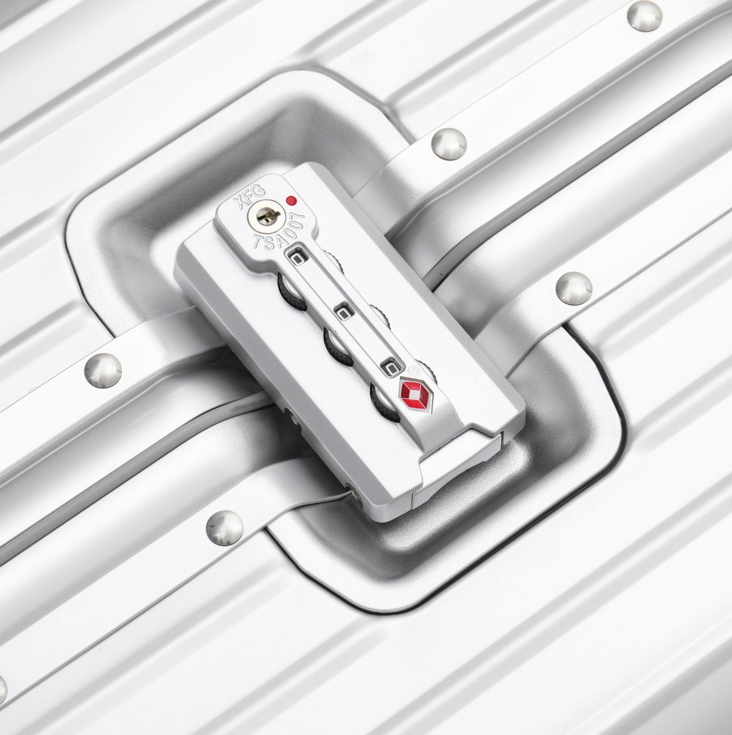 ALUMINIUM SUITCASE V2 THICKER ALUMINIUM & REMOVEABLE WHEELS