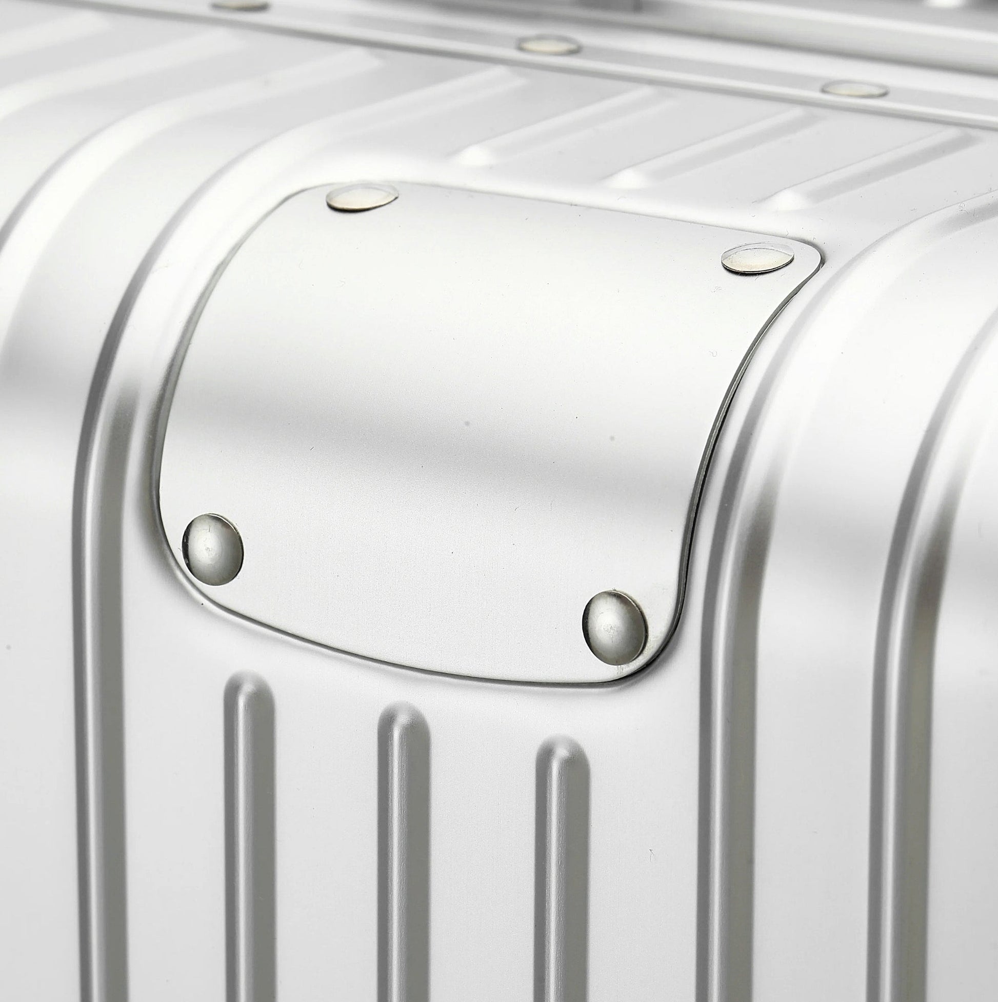ALUMINIUM SUITCASE V2 THICKER ALUMINIUM & REMOVEABLE WHEELS